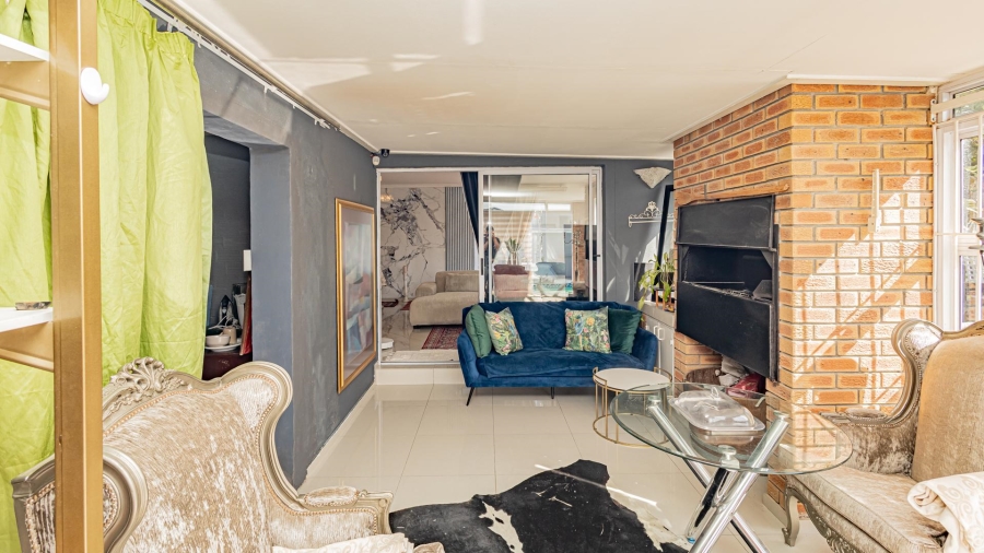 3 Bedroom Property for Sale in Sunningdale Western Cape